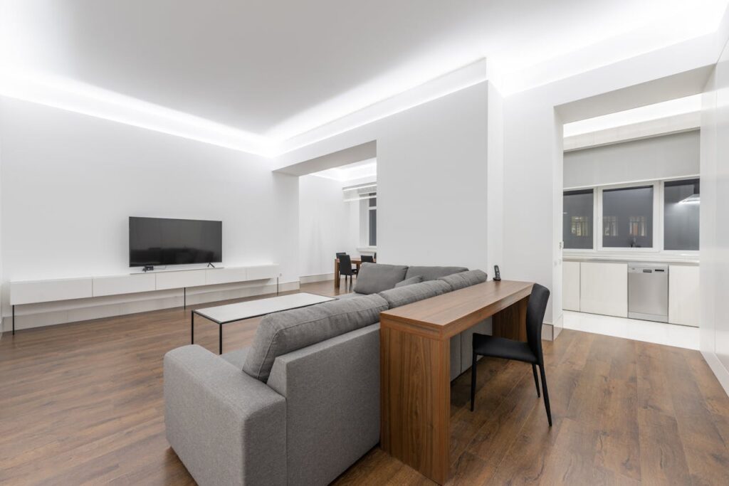 Minimalistisch eingerichtete Wohnung Minimalistisch eingerichtete Wohnung